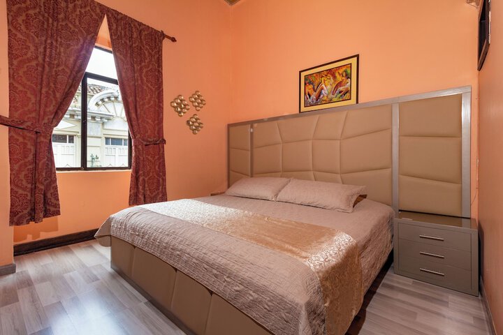 Room 6 of 42