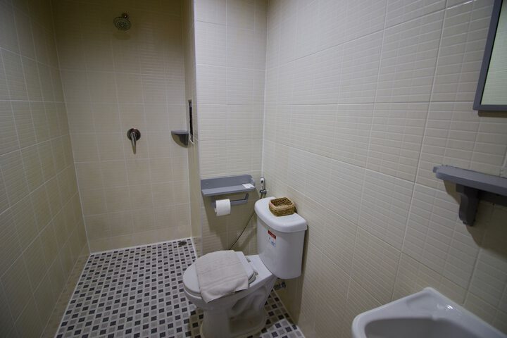 Room 25 of 47