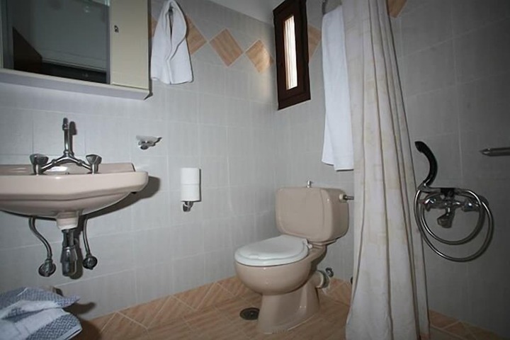Room 13 of 21