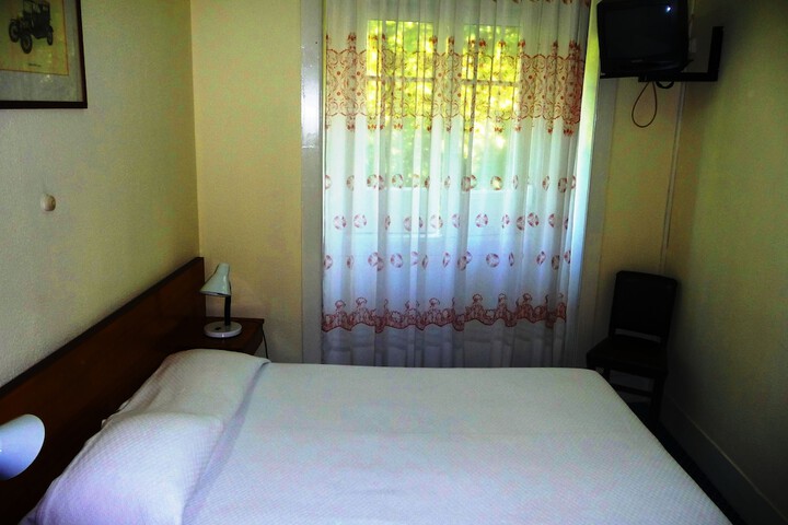 Room 8 of 30