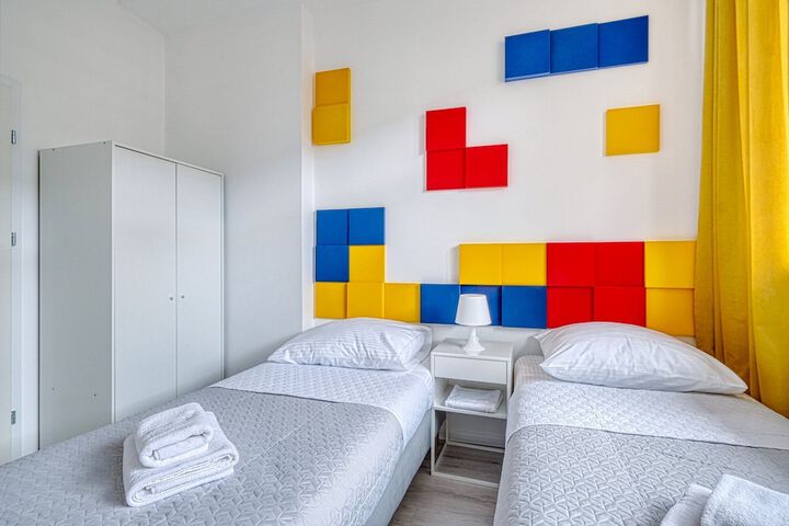 Room 7 of 36