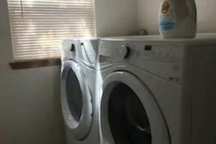 Laundry 20 of 36