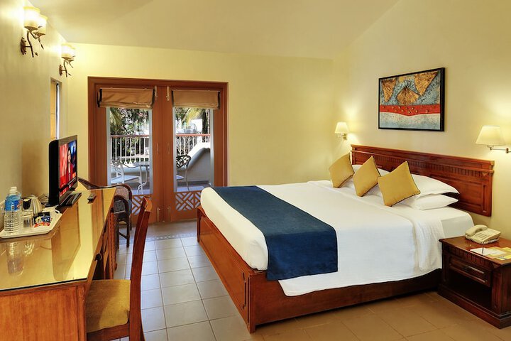 Hotel Exterior 106 of 117