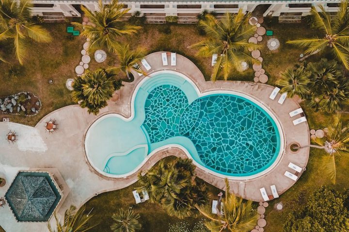 Pool 74 of 136