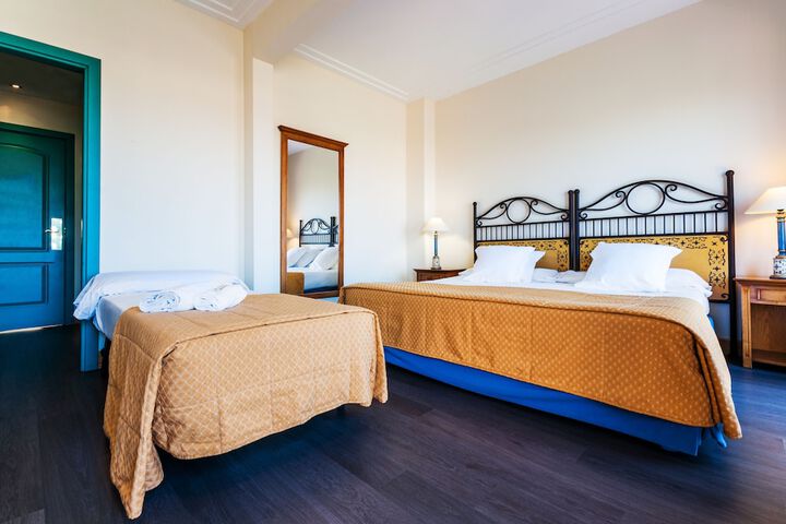 Room 10 of 83