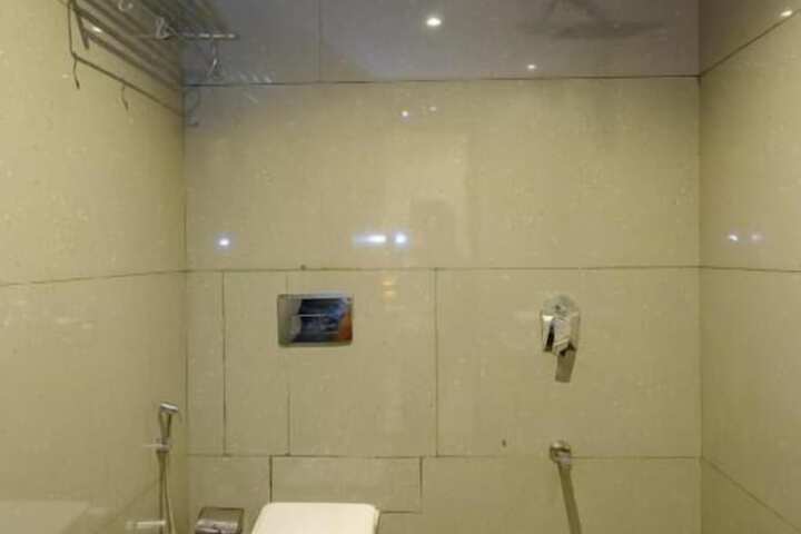 Room 52 of 60