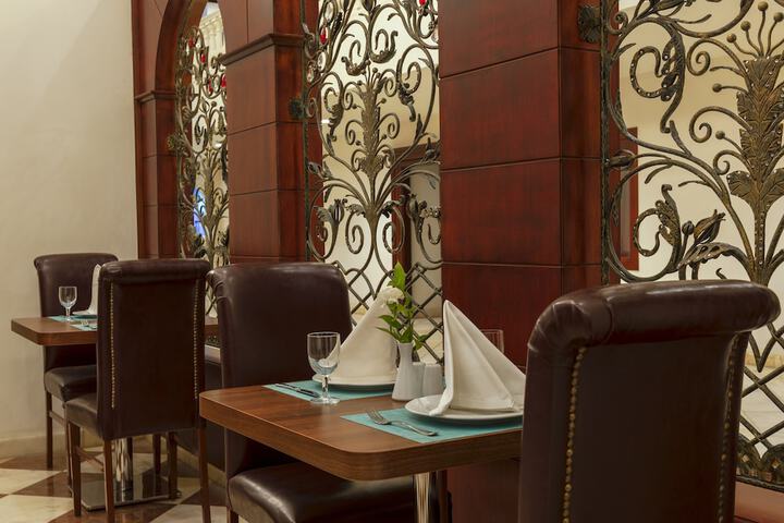 Dining 60 of 74