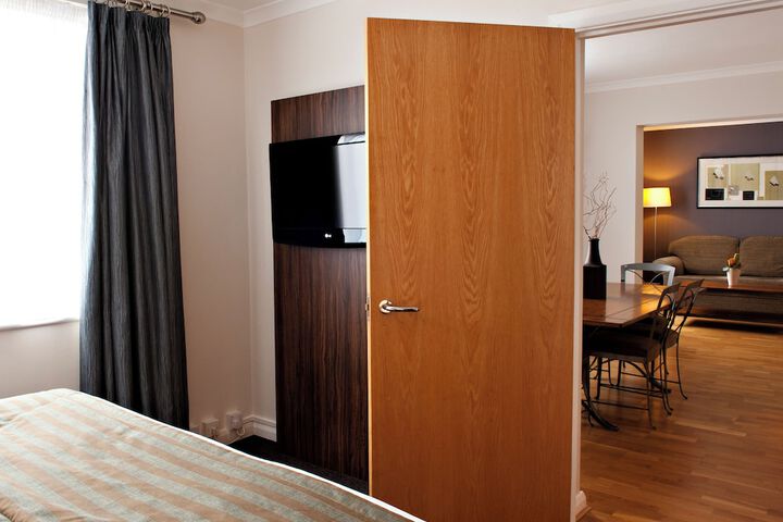 Room 27 of 177