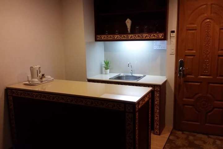 Room 8 of 34