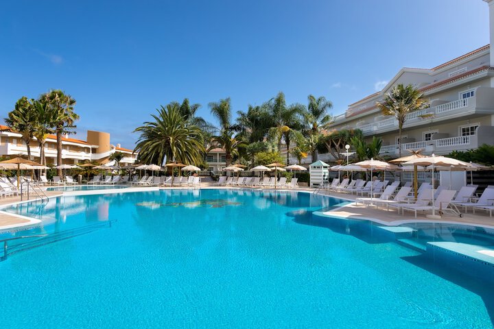 Pool Hotel