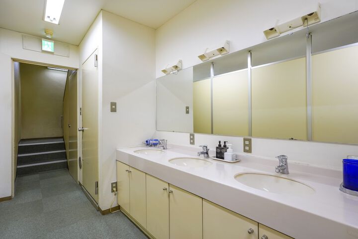 Clean Restrooms