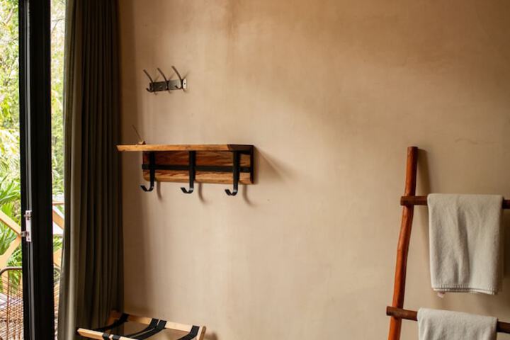 Room 13 of 51