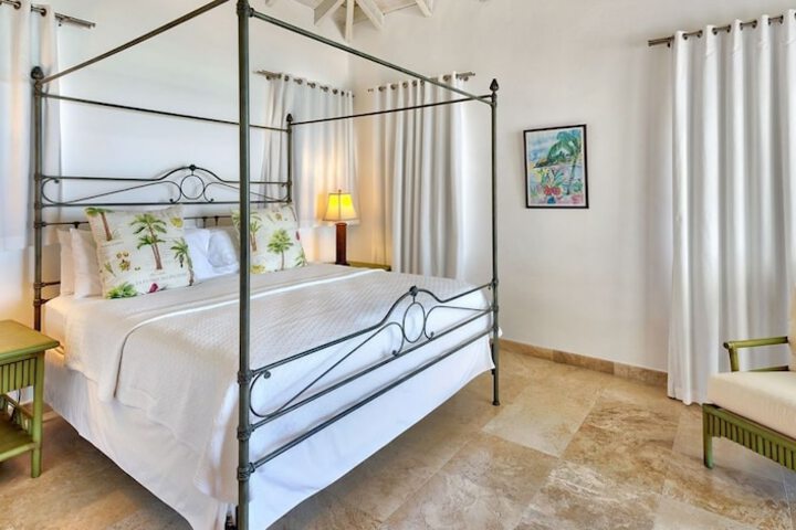 Room 2 of 41