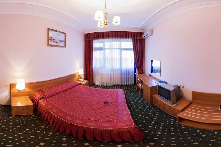 Room 3 of 24