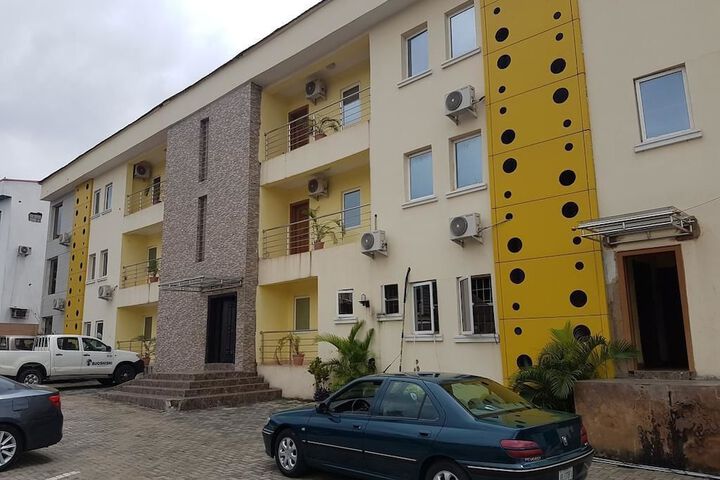 Emzrel Hotel & Suites