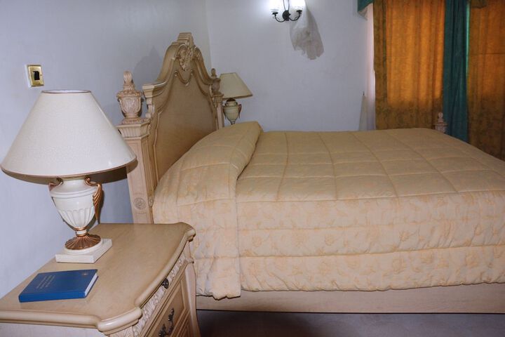 Room 4 of 91