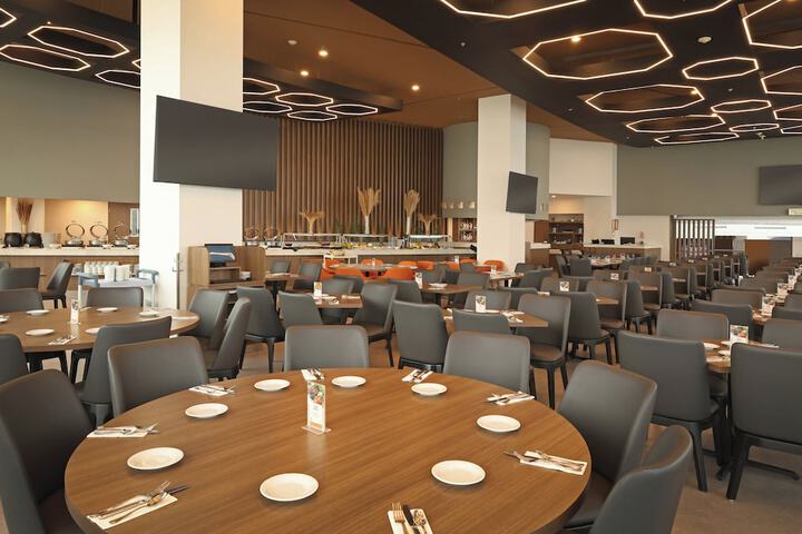 Dining 60 of 87