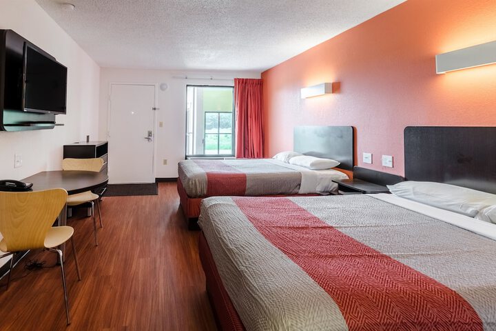 2 Double Beds (7 of 7)