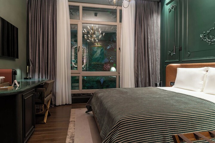 Room 40 of 100