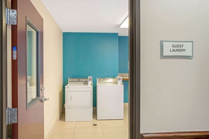 Room 28 of 40