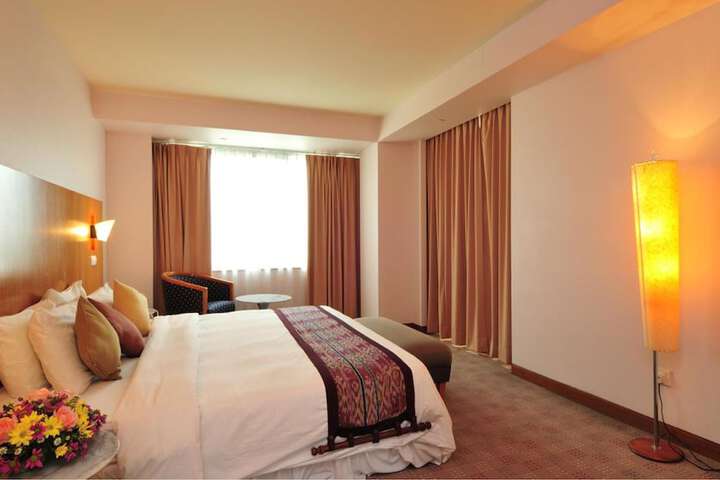 Room 4 of 40