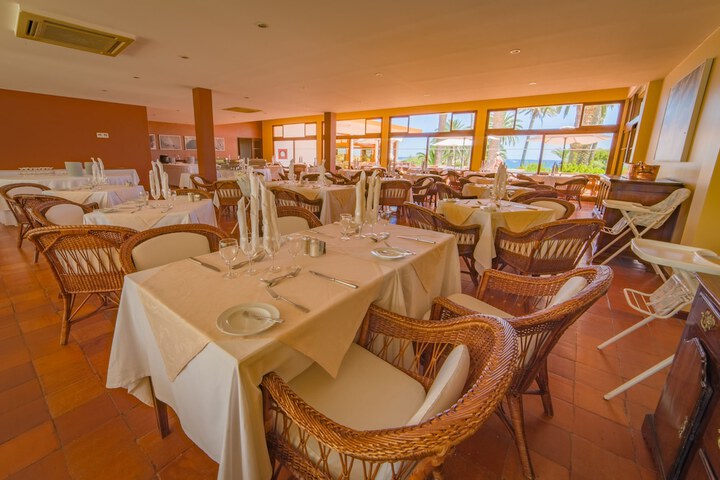 Dining Photos