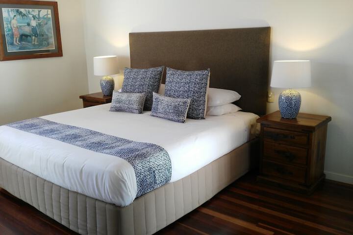 Room 28 of 207