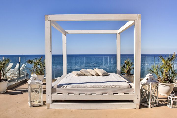 Sundeck 51 of 62