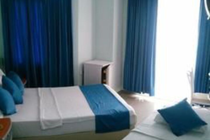 Room 12 of 23