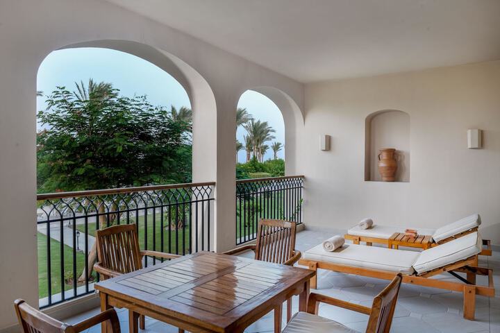 Terrace/Patio 103 of 107