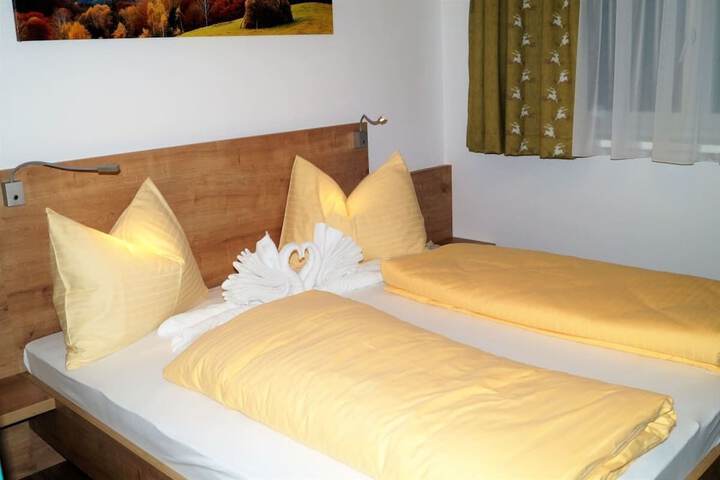 Room 12 of 97