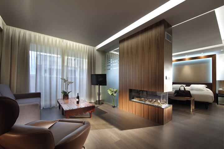 Room 8 of 39