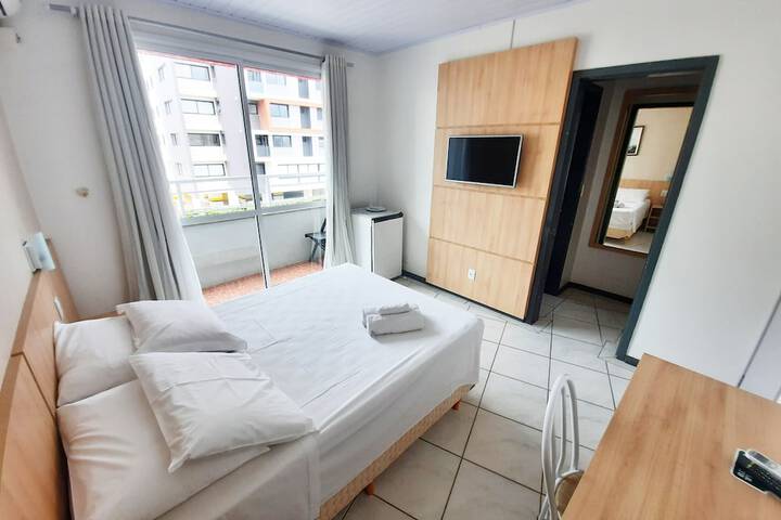 Room 8 of 40