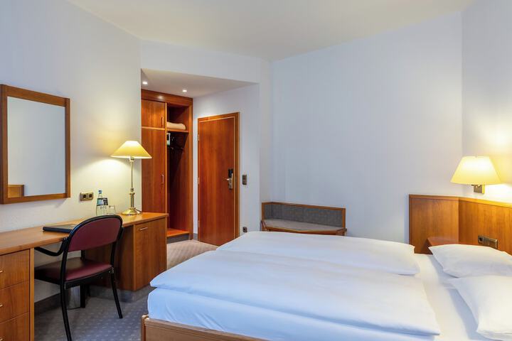 Room 31 of 135