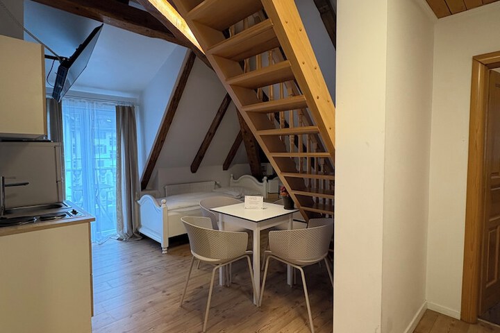 Room 184 of 266