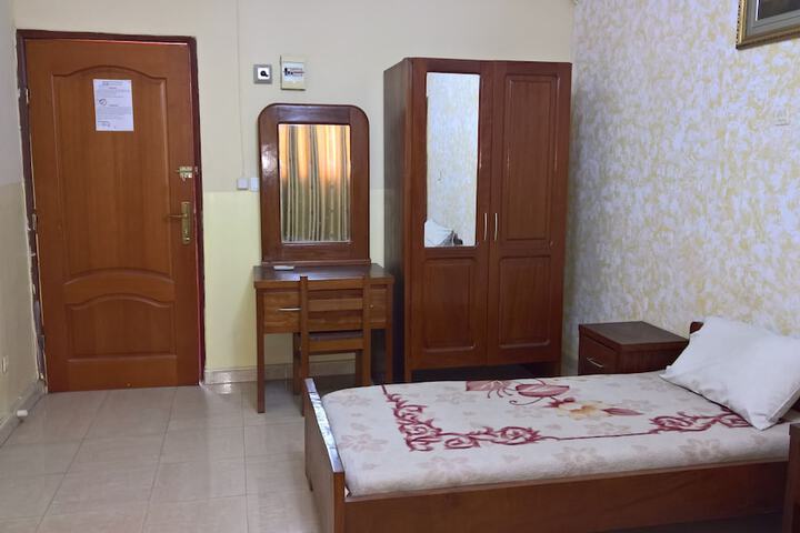 Room 27 of 67