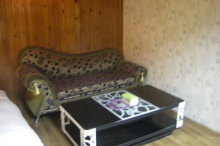 Room 27 of 43