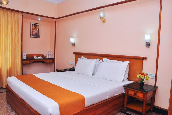 Room 9 of 30