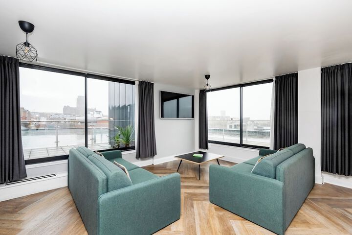 Room 51 of 62