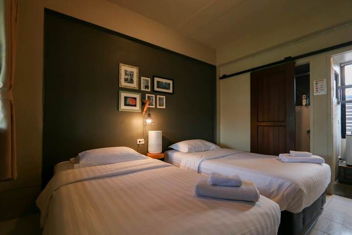 Room 13 of 63