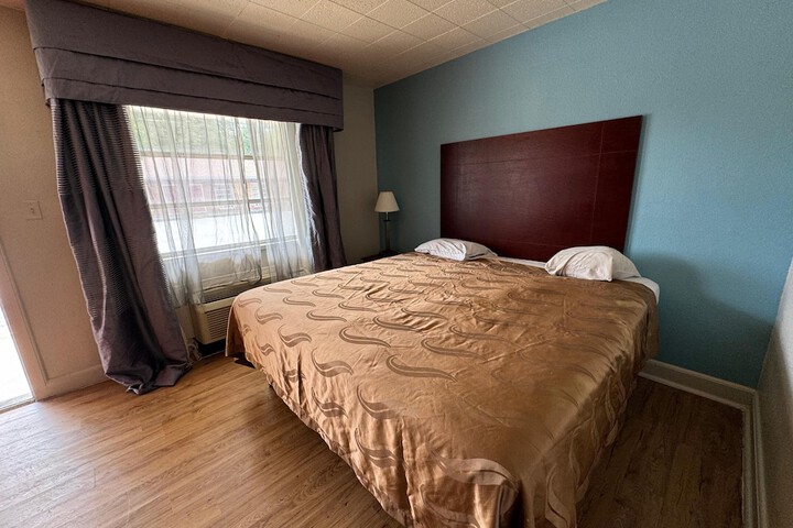 City Double Room (13 of 17)