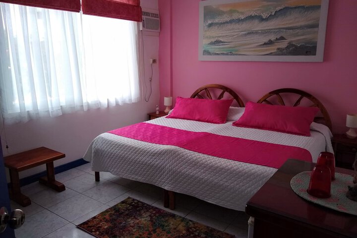 Room 27 of 76
