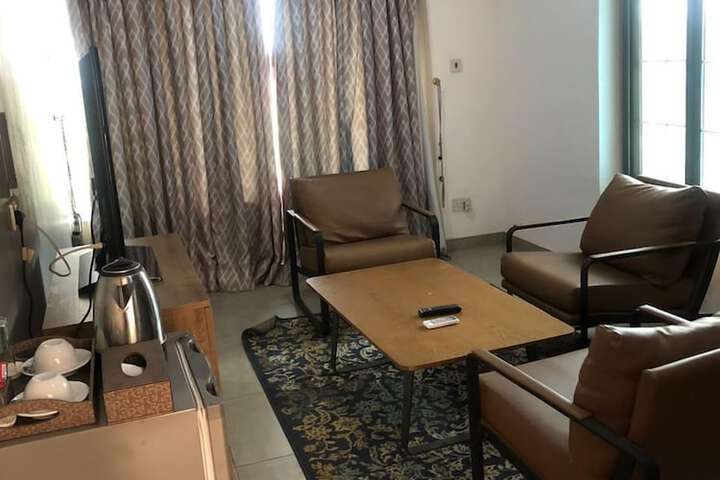 Room 7 of 13