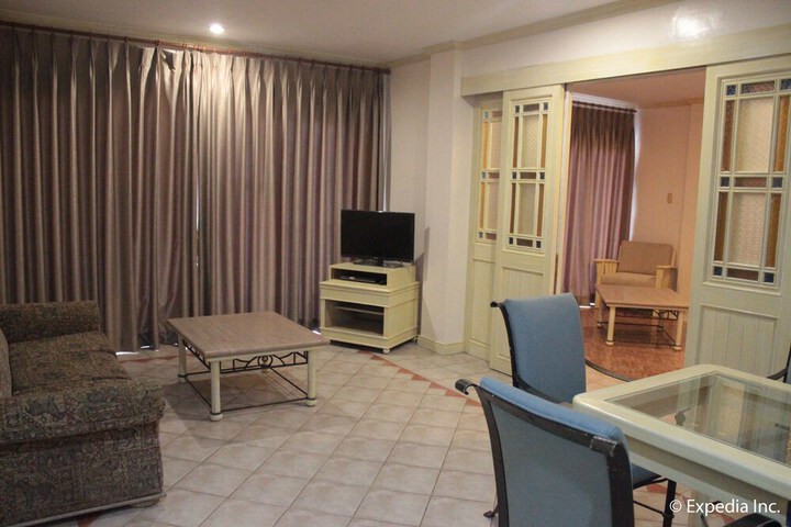 Room 40 of 126