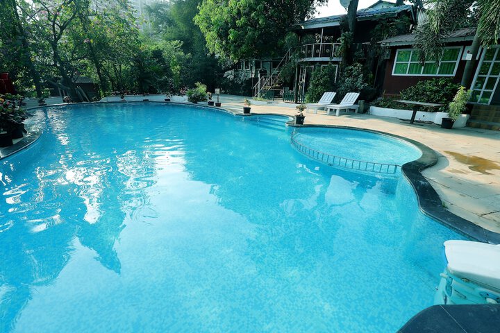 Pool 37 of 87