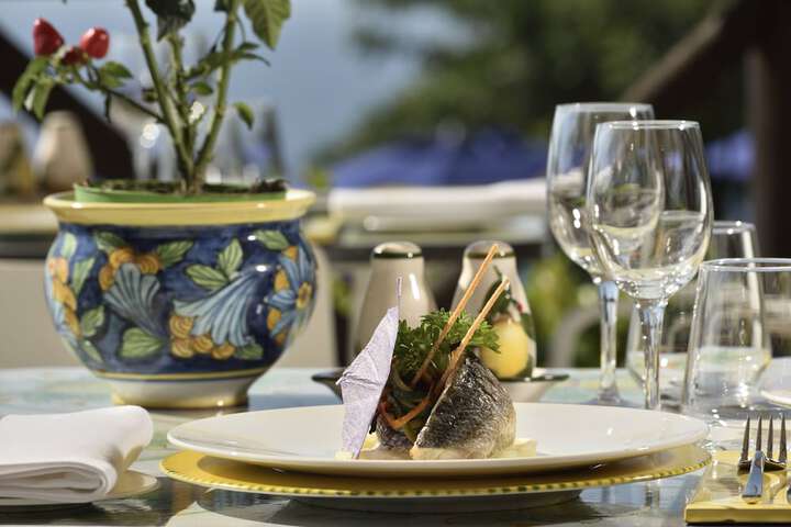 Dining 104 of 132