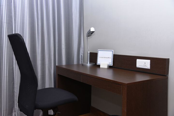 Room 17 of 27