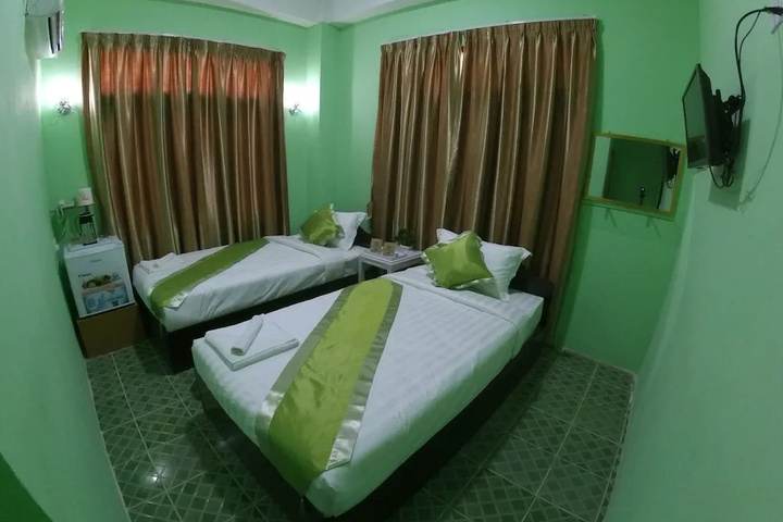Room 6 of 11