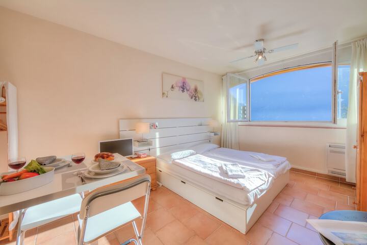 Room 5 of 51