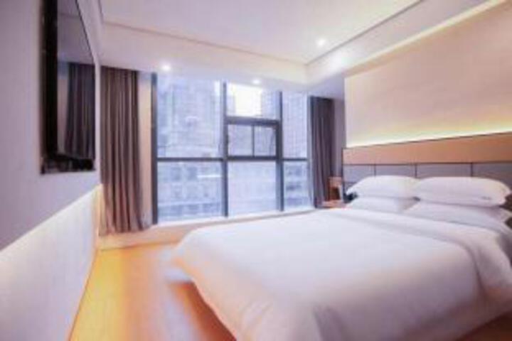 Room 14 of 14